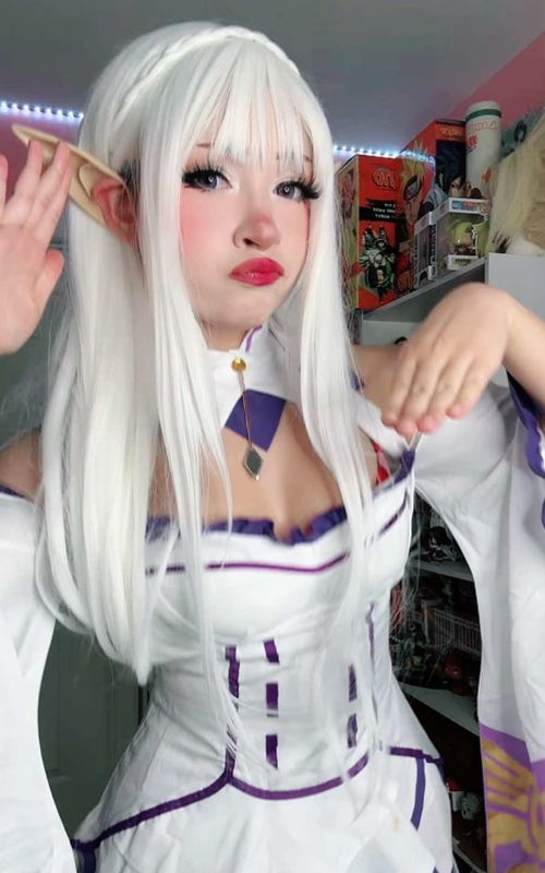 prepping for 24 hr stream tomorrow RAHH!!! #emiliarezero #rezerocosplay #cosplaydance #emiliacosplay 