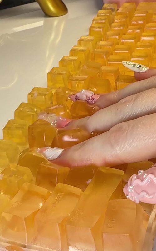 Recreating AI part 11: honey keyboard #asmrsounds #creatorsearchinsights #asmr #asmrtiktoks #aiasmr #honeykeyboard #keyboardasmr #aikeyboard #recreatingai 